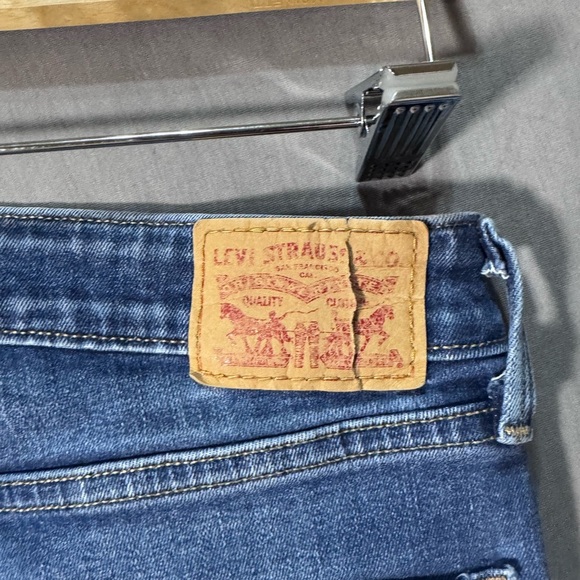 Levi's Blue Straight Leg Jeans with Vintage-Inspired Fading Sz 27 - Picture 5 of 6